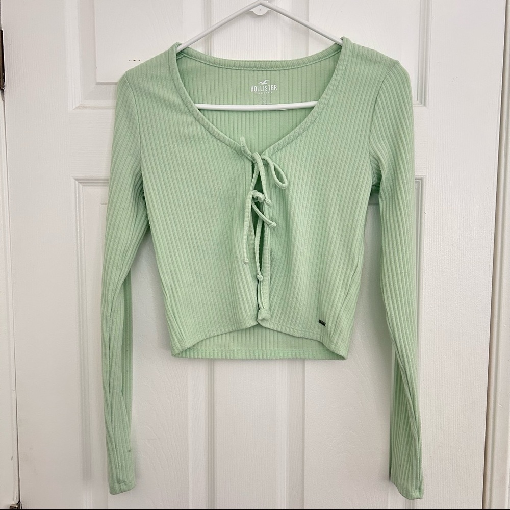 hollister green shrug
